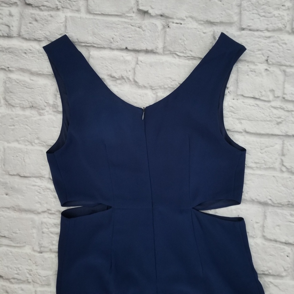 Naked Zebra | Twisted Front Cut Out Waist Jumpsuit - Picture 4 of 4